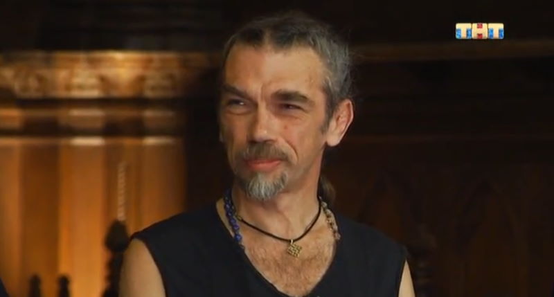 657888 В 6 серии 20 сезона Битвы экстрасенсов проект покинул ясновидящий из Латвии